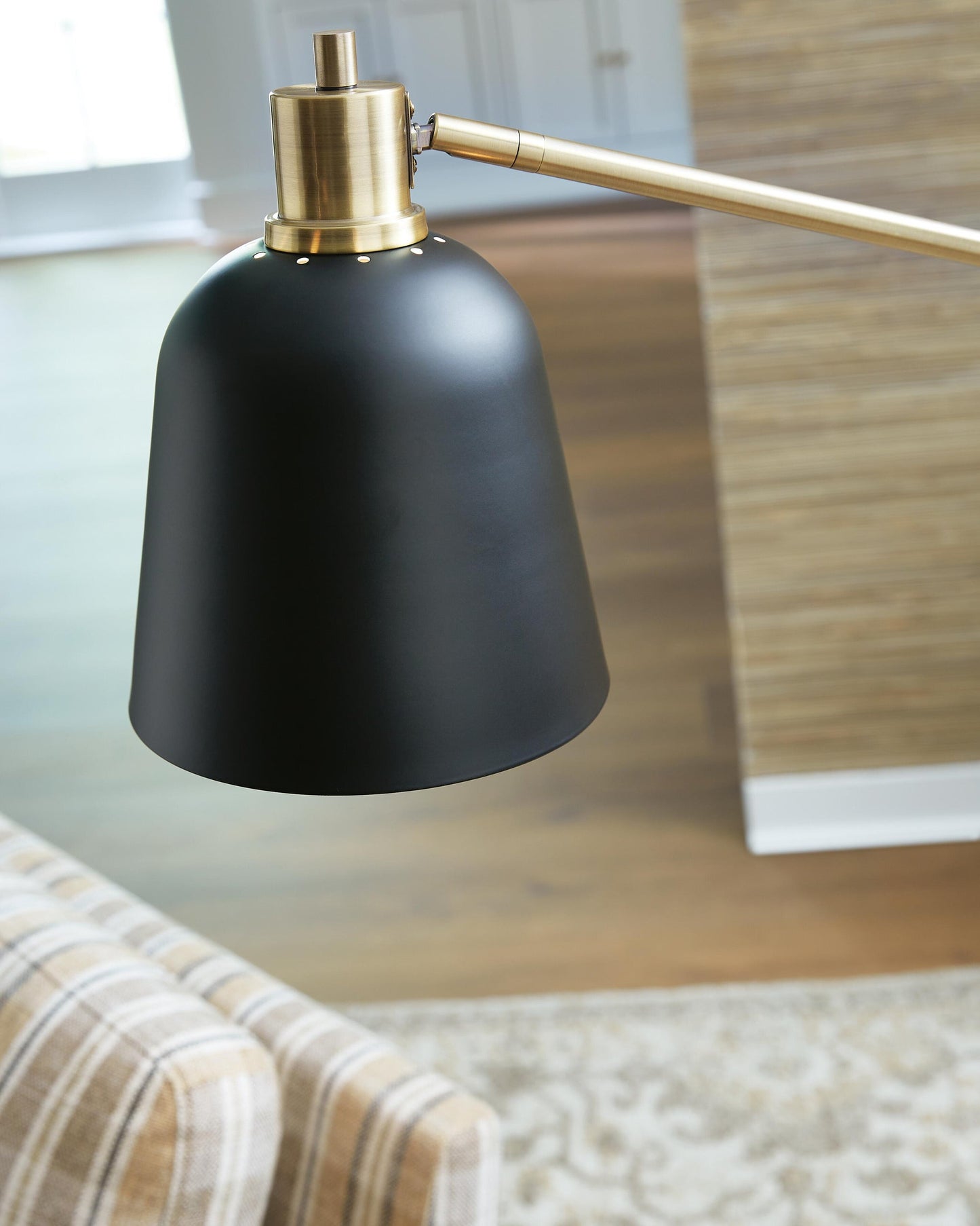 Ashley Express - Clairwell Metal Floor Lamp (1/CN)